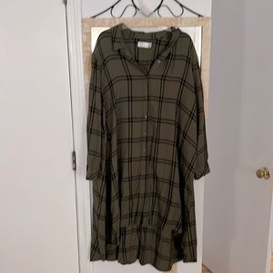 Green and black plaid high low button up dress!